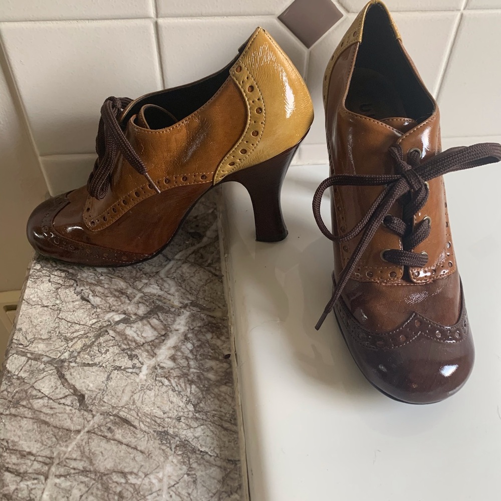 Oxford heel
